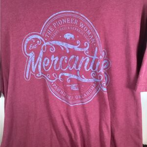 The Pioneer Woman Burgundy Graphic Tee Extra Large